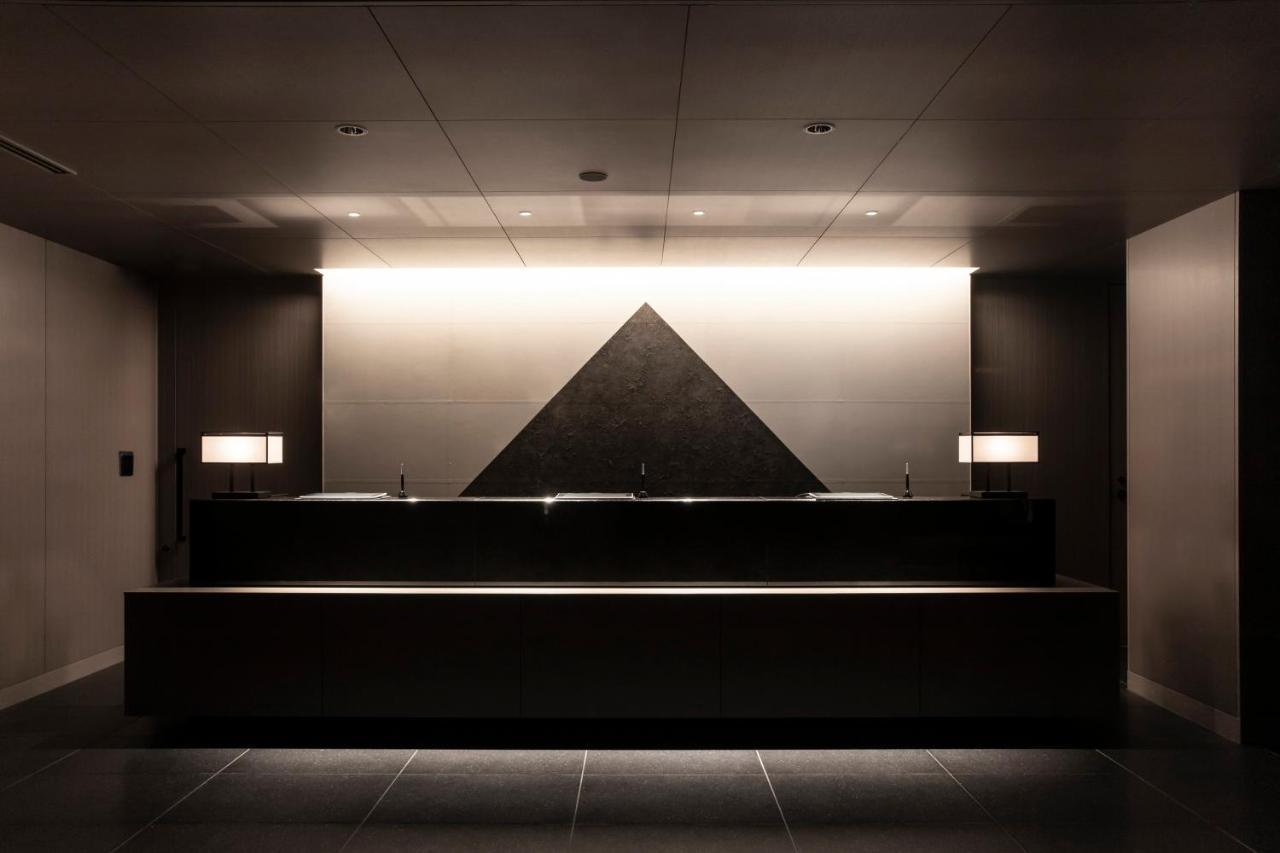 The Royal Park Hotel Iconic Киото Екстериор снимка The reception desk at the 21st Century Museum of Contemporary Art, Kanazawa, Japan