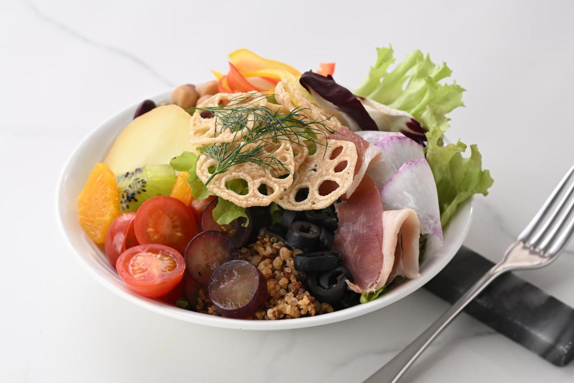 The Royal Park Hotel Iconic Киото Екстериор снимка A salad with lotus root
